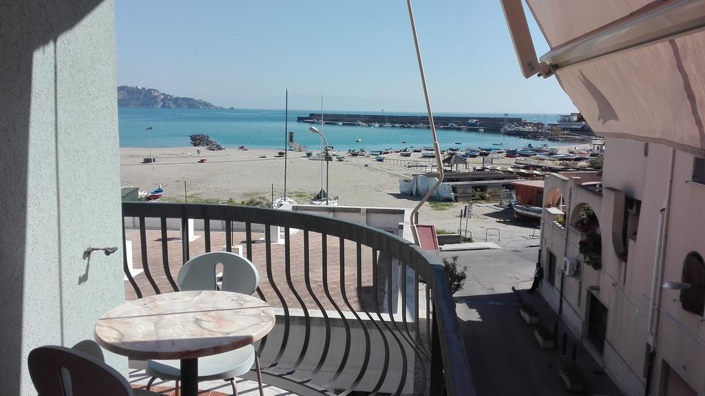 Kalaskiso' Giardini Naxos Exterior photo