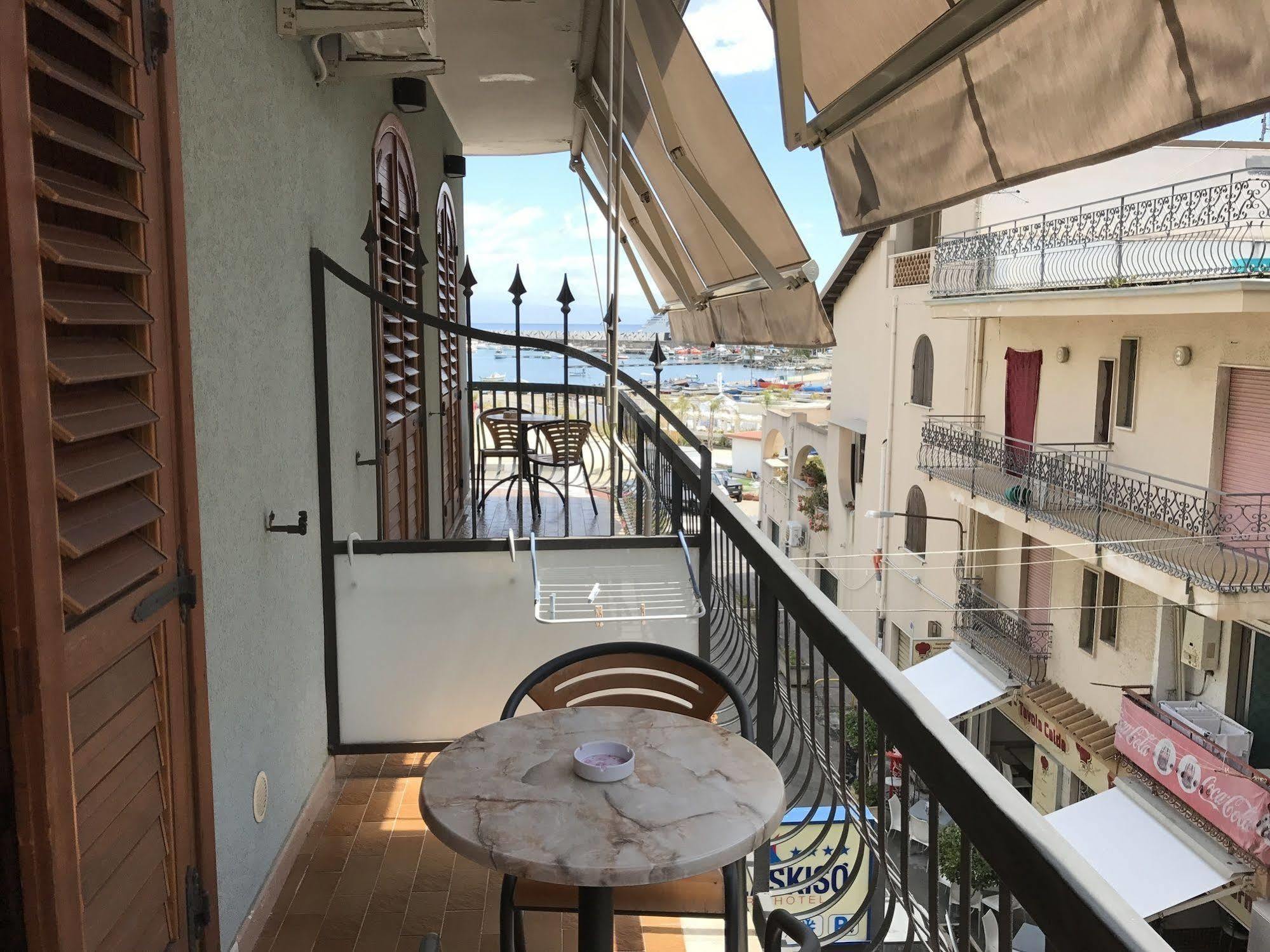 Kalaskiso' Giardini Naxos Exterior photo